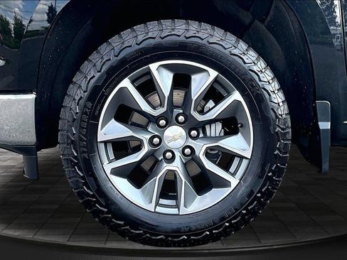 Used 2023 Chevrolet Silverado 1500 LT AWD/4WD image 37