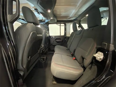 Used 2024 Jeep Wrangler Unlimited Rubicon image 12