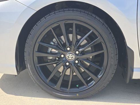 Used 2023 Toyota Camry XSE FWD image 13