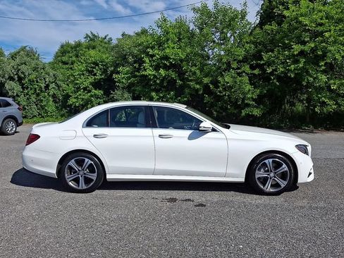 Used 2017 Mercedes-Benz E 300 4MATIC image 7