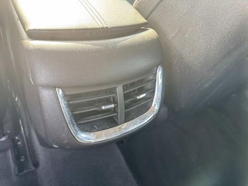 Used 2016 Chevrolet Malibu LT image 15