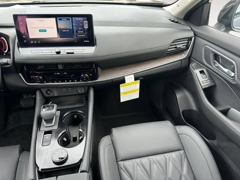 New 2026 Nissan Rogue Platinum w/ Platinum Premium Package AWD/4WD image 18