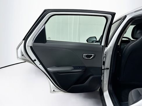Used 2025 Kia K4 LXS image 25