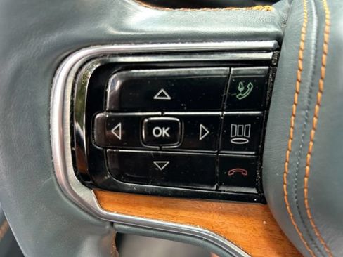 Used 2022 Jeep Grand Wagoneer Series III AWD/4WD image 18