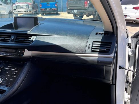 Used 2014 Lexus CT 200h FWD image 18