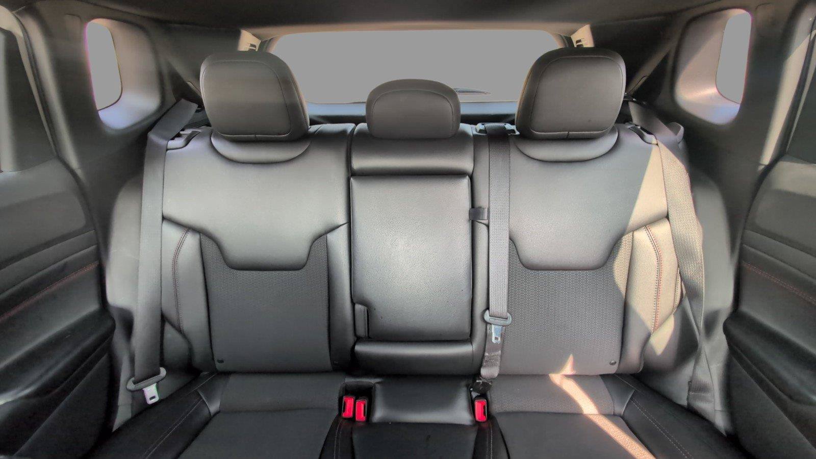Used 2025 Jeep Compass Trailhawk AWD/4WD image 31