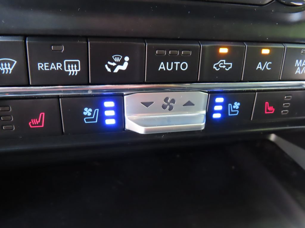 Used 2023 Ford F150 Lariat w/ Equipment Group 502A High AWD/4WD image 8