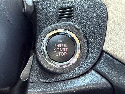 Certified 2025 Subaru Outback Limited image 30