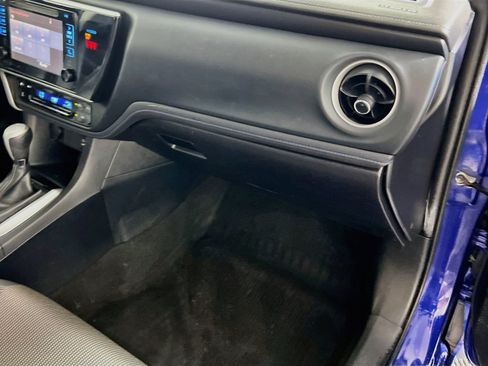 Used 2018 Toyota Corolla SE w/ SE Premium Package FWD image 34