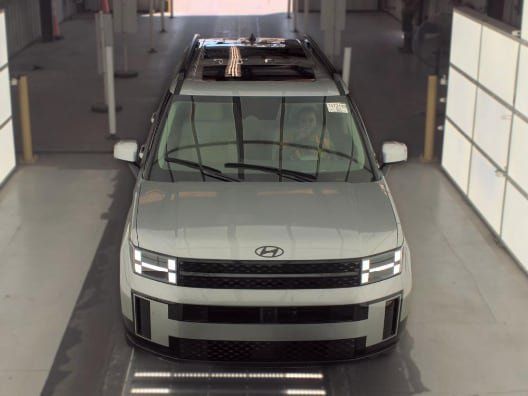 Used 2024 Hyundai Santa Fe Calligraphy FWD image 2