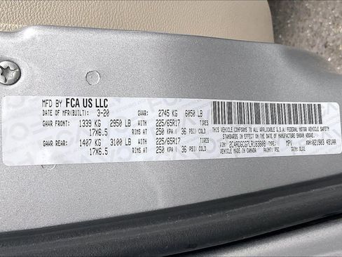Used 2020 Dodge Grand Caravan SXT image 32