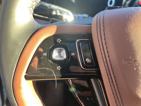 Used 2025 Lincoln Aviator Reserve w/ Equipment Group 201A image 19