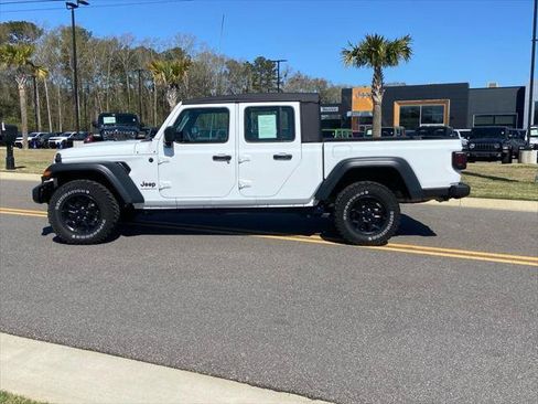 Certified 2023 Jeep Gladiator Sport w/ Trailer Tow Package AWD/4WD image 9