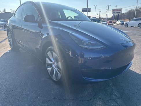 Used 2024 Tesla Model Y Long Range image 8