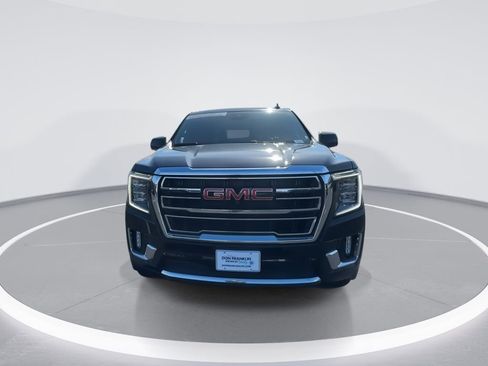 Used 2023 GMC Yukon SLT w/ SLT Premium Package image 3