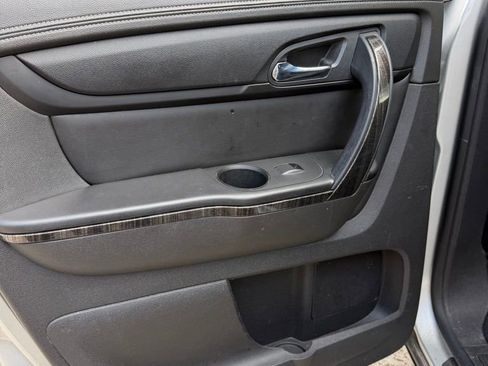 Used 2014 GMC Acadia SLT image 8