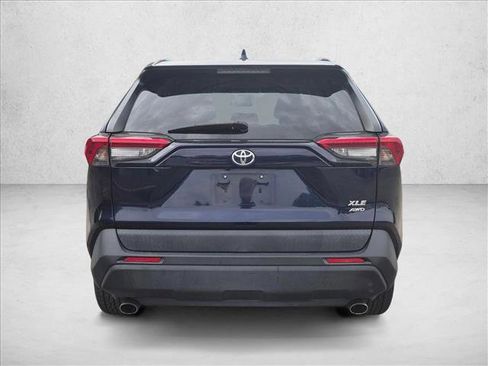 Used 2019 Toyota RAV4 XLE AWD/4WD image 6