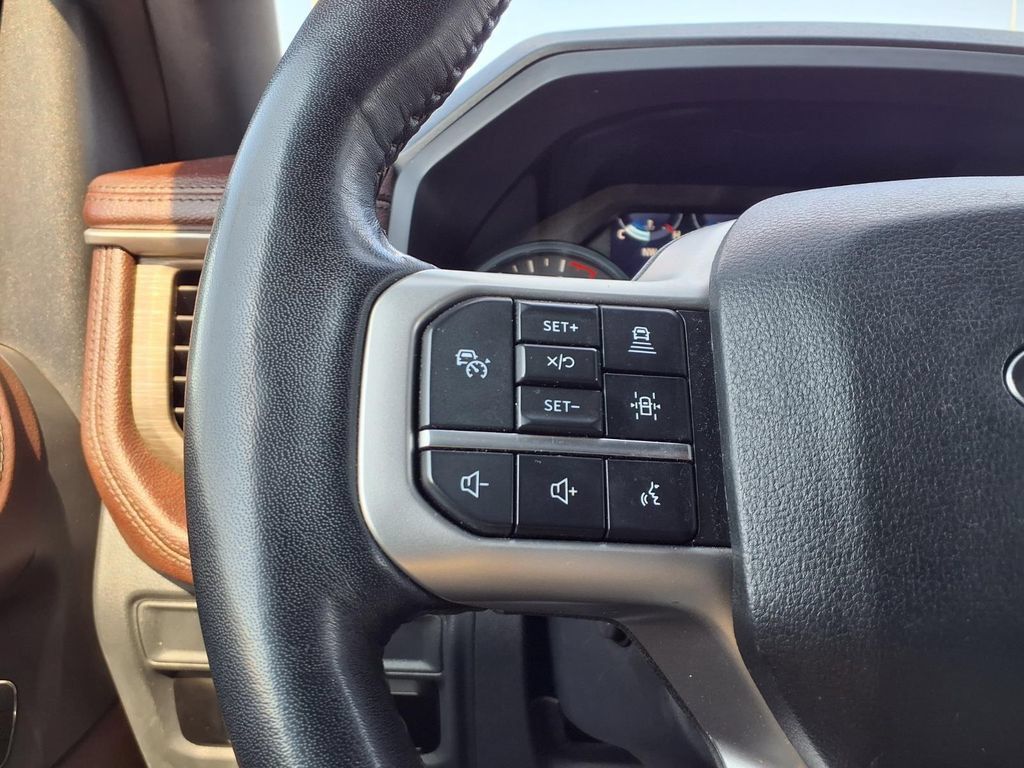 Used 2024 Ford Expedition Limited RWD image 11