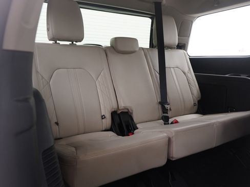 Used 2021 Ford Expedition Platinum image 16