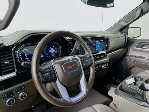 Used 2023 GMC Sierra 1500 SLT w/ X31 Off-Road Package image 10
