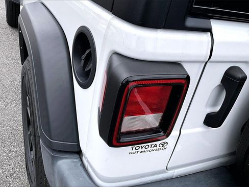 Used 2021 Jeep Wrangler Unlimited Sport image 20