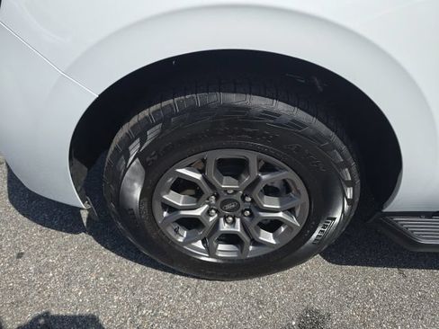 Used 2025 Ford Expedition Active RWD image 7