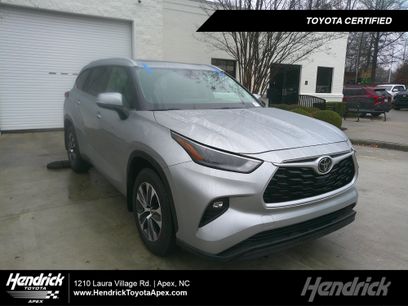 Used 2023 Toyota Highlander XLE