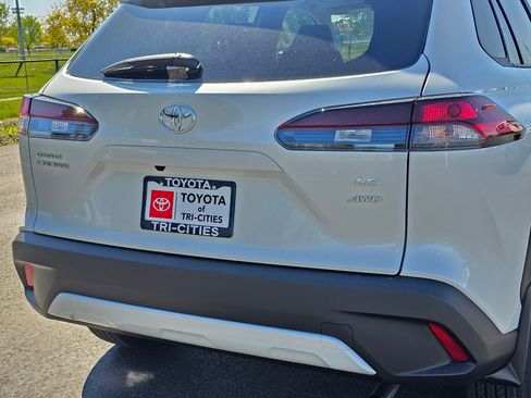 New 2026 Toyota Corolla Cross LE AWD/4WD image 8