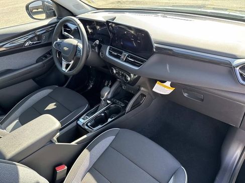New 2026 Chevrolet TrailBlazer LT w/ Convenience Package FWD image 32