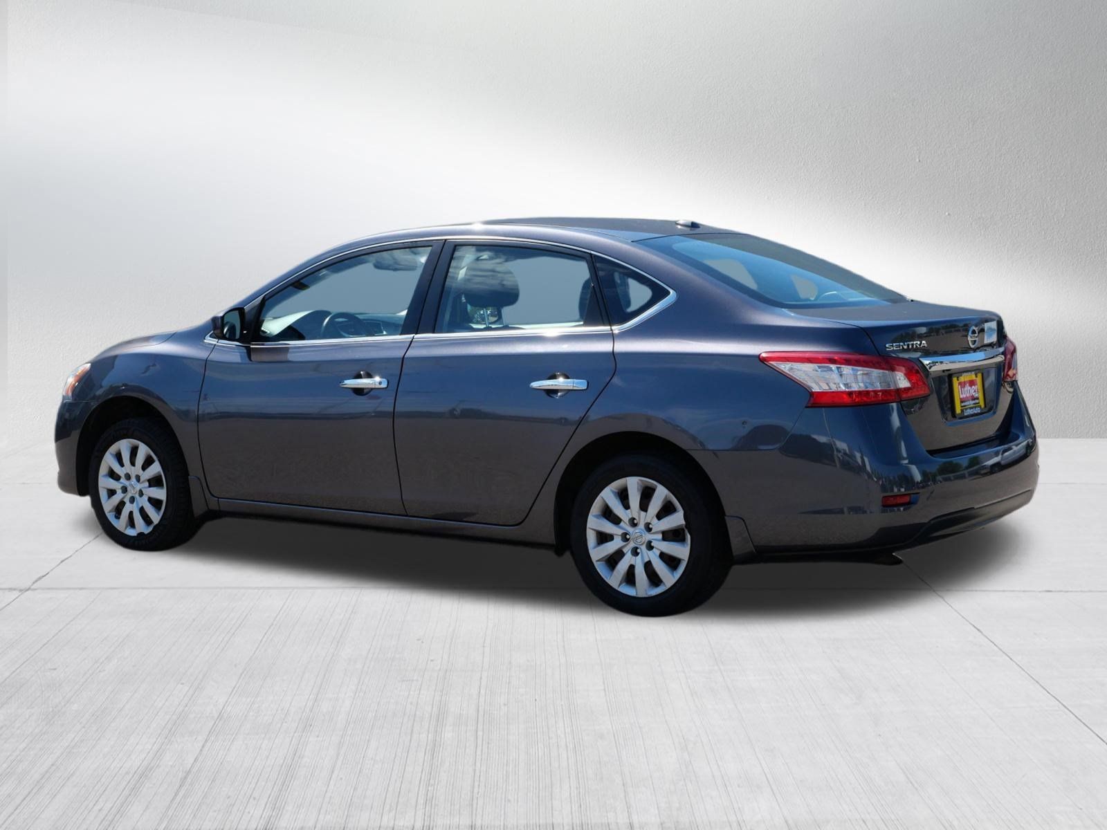Used 2015 Nissan Sentra SV FWD image 5