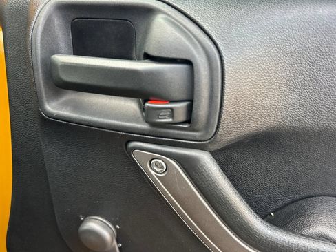 Used 2014 Jeep Wrangler Unlimited Sport AWD/4WD image 18