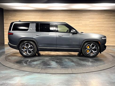 Used 2022 Rivian R1S Launch Edition image 25