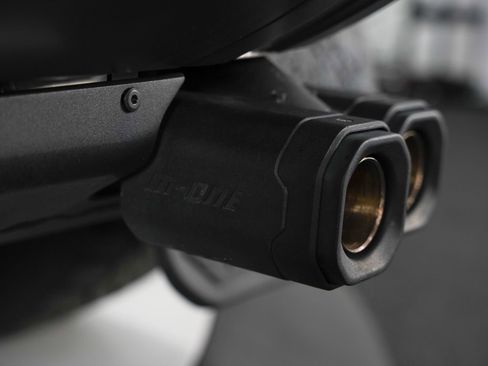 Used 2025 Land Rover Defender 110 X-Dynamic SE image 31