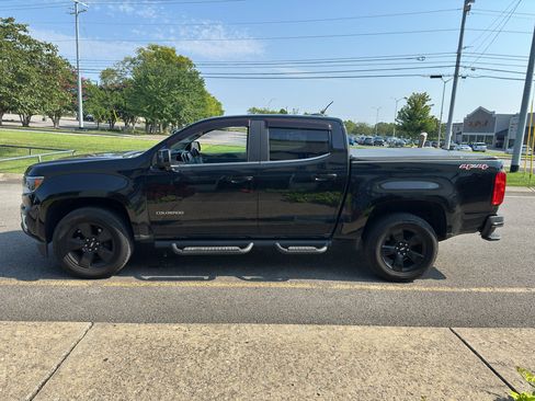 Used 2016 Chevrolet Colorado LT w/ Midnight Edition AWD/4WD image 7
