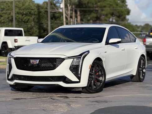 Used 2026 Cadillac CT5 V RWD image 5