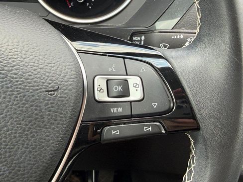 Used 2021 Volkswagen Tiguan SE w/ Panoramic Sunroof Package AWD/4WD image 19