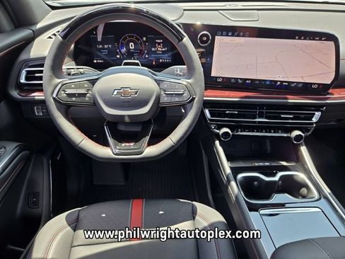 New 2026 Chevrolet Traverse RS w/ LPO, Floor Liner Package FWD image 13