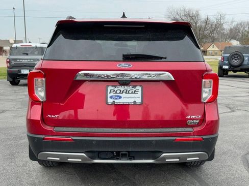 Used 2023 Ford Explorer XLT w/ Equipment Group 202A image 6