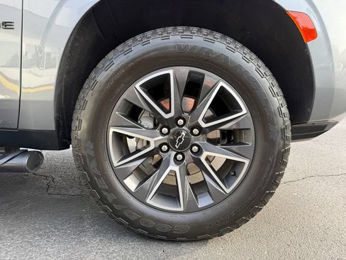 Used 2022 Chevrolet Tahoe Z71 w/ Luxury Package AWD/4WD image 14