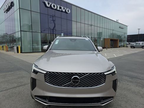 New 2026 Volvo XC90 B6 Ultra w/ Lounge Package image 2