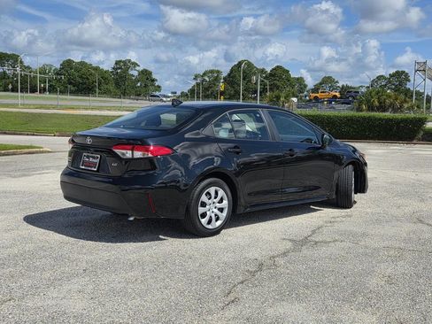 Used 2024 Toyota Corolla LE FWD image 5