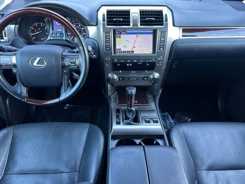 Used 2017 Lexus GX 460 Premium image 17