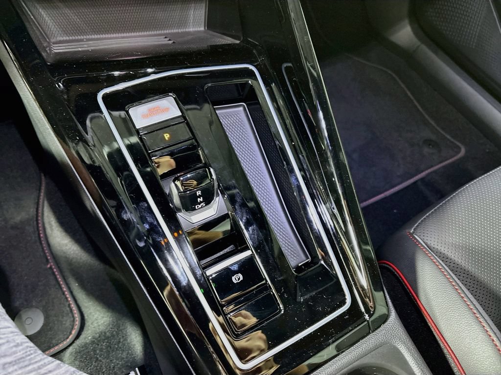 New 2026 Volkswagen GTI SE FWD image 18