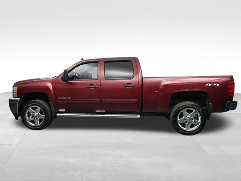 Used 2013 Chevrolet Silverado 2500 LT w/ Convenience Package AWD/4WD image 2