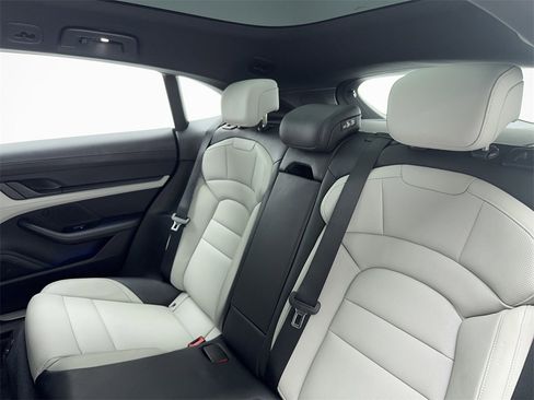 Used 2023 Porsche Taycan 4S image 40