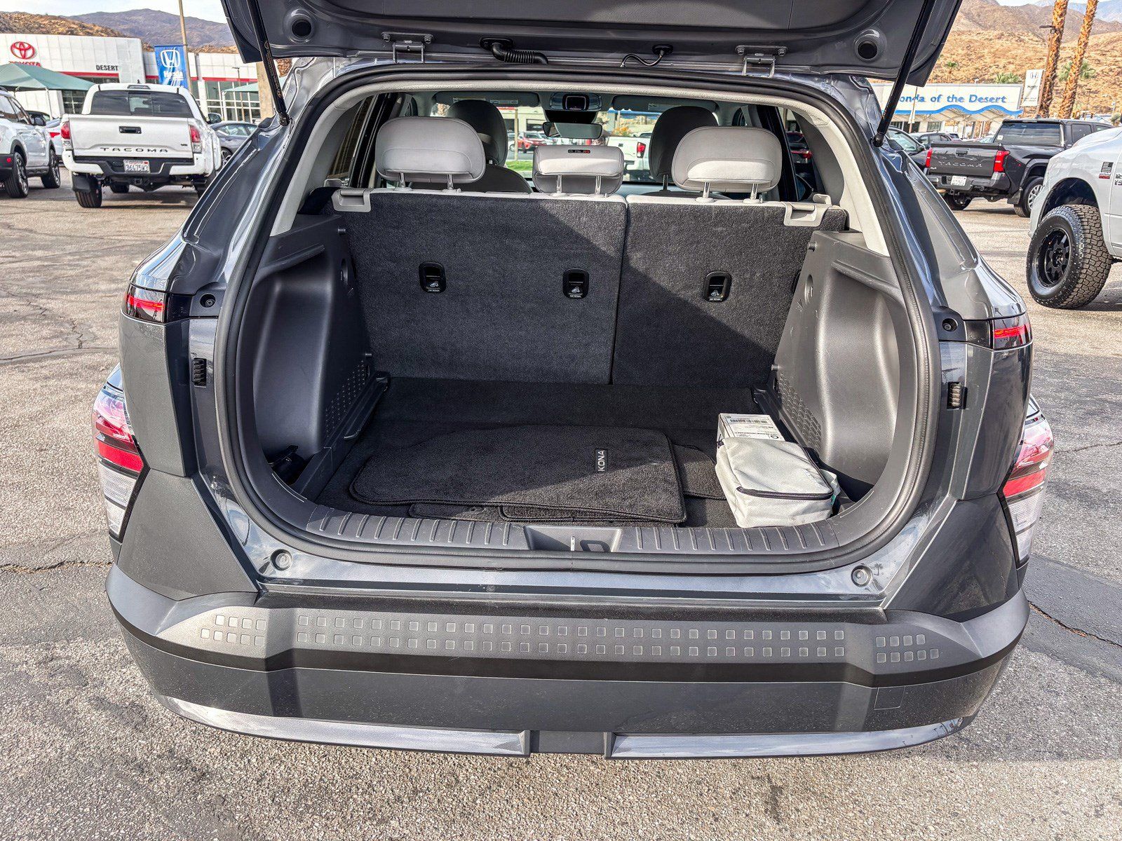 Used 2024 Hyundai Kona SEL FWD image 13