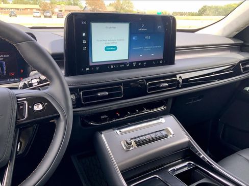 New 2026 Lincoln Aviator 2WD image 6