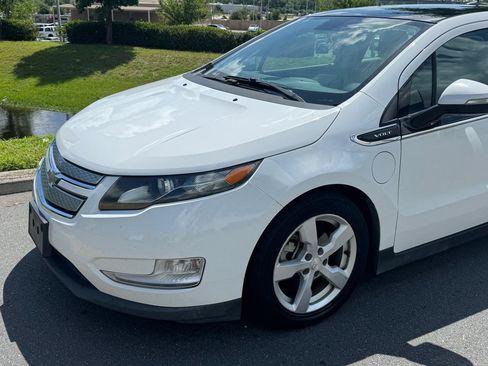 Used 2014 Chevrolet Volt w/ Enhanced Safety Package 1 FWD image 6