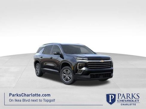 New 2026 Chevrolet Traverse LT w/ Driver Confidence Package FWD image 1