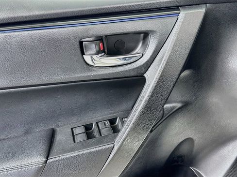 Used 2018 Toyota Corolla XSE FWD image 13